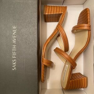 BRAND NEW - SAKS FIFTH AVENUE- Size 7.5